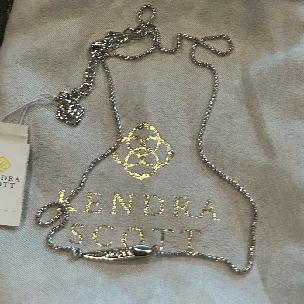 Kendra Scott Tabitha Pendant Necklace In Silver NWT - Picture 6 of 6